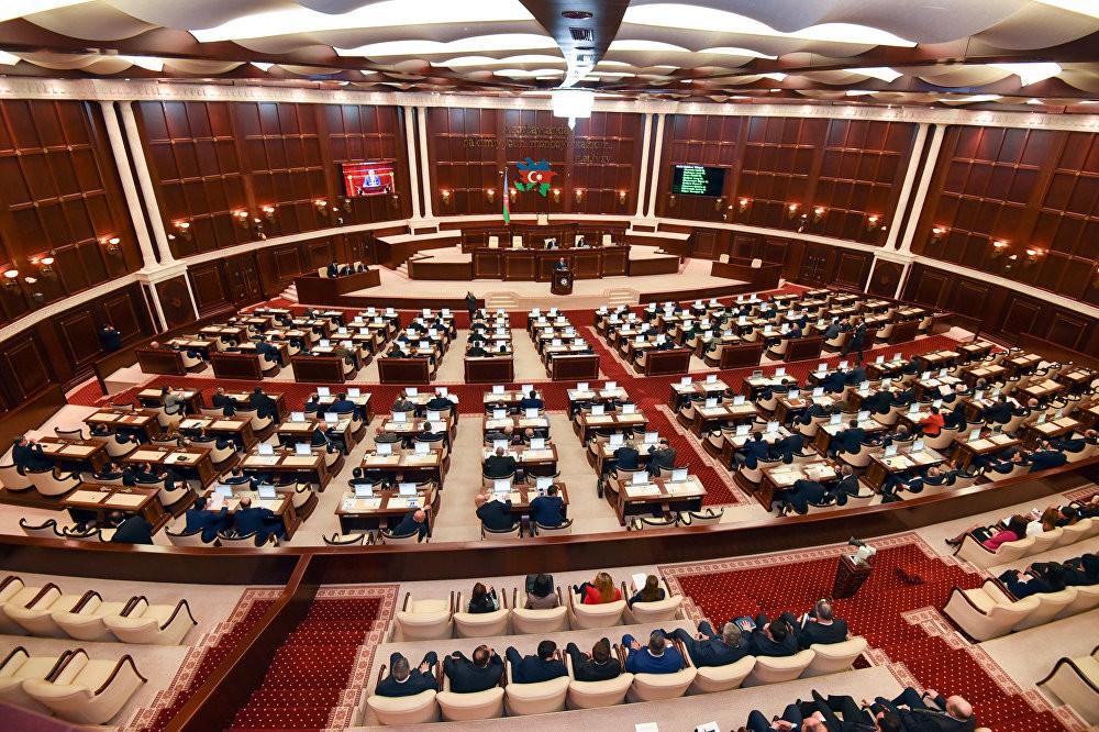 Bu dəqiqələrdə Milli Məclisin plenar iclası keçirilir