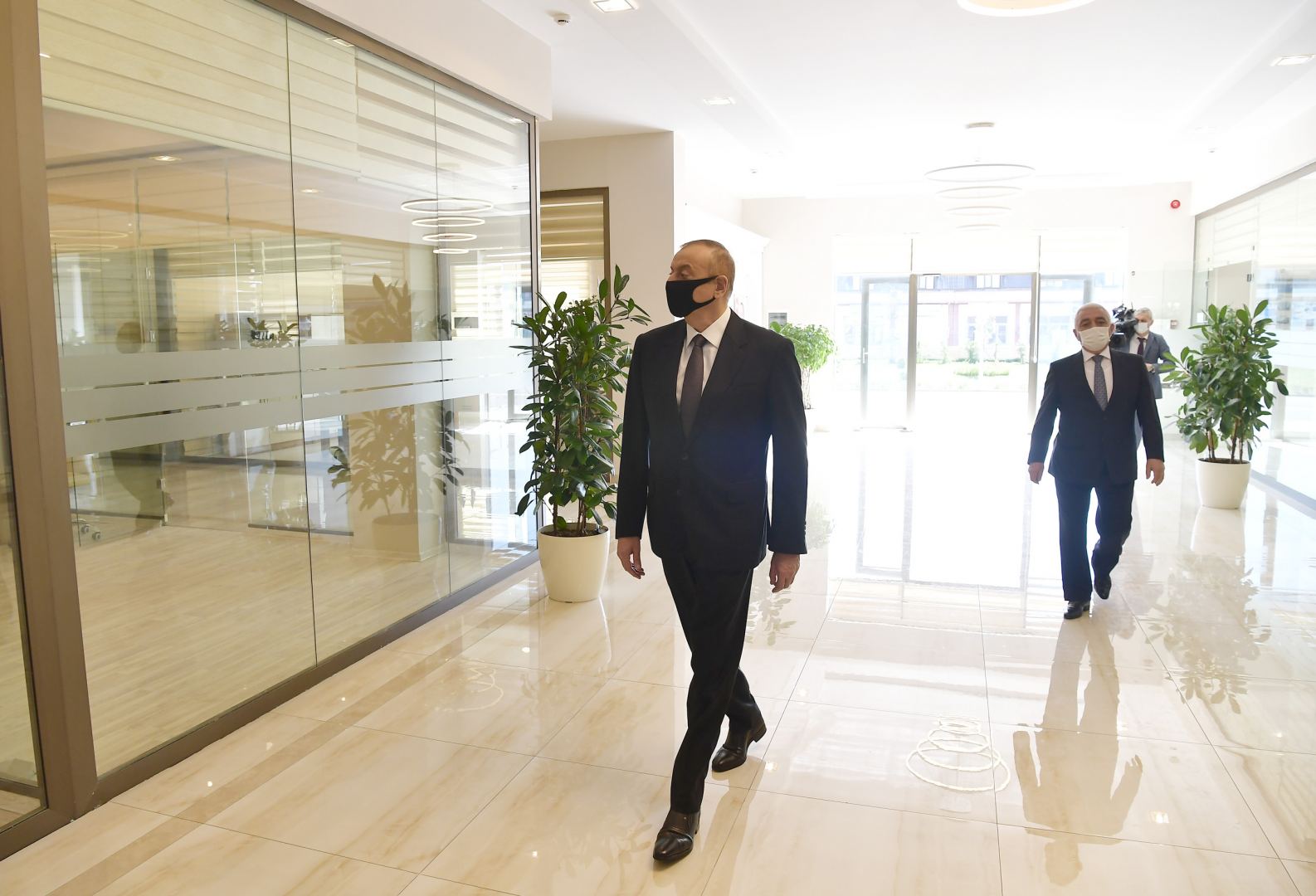 Prezident İlham Əliyev Bakının Xətai rayonunda “Azərenerji”nin “Əhmədli” yarımstansiyasının açılışında iştirak edib
