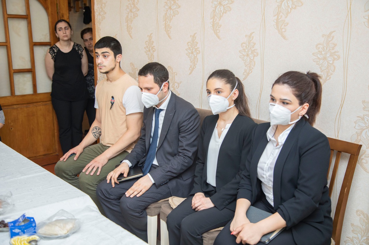 Mehriban Əliyeva 12 şəhid hərbçi ilə bağlı Heydər Əliyev Fonduna tapşırıq verdi - FOTOLAR
