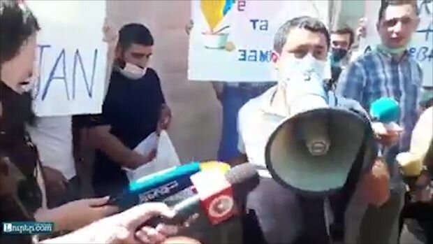 “Özünüz bişirdiyiniz borşu yeyin” şüarı ilə ermənilərin Ukrayna səfirliyinə hücumu