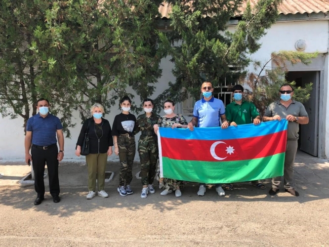 Sahibkar qadınlarımızdan möhtəşəm addım: ön cəbhədəki əsgərlərimizə sovqat apardılar - FOTO