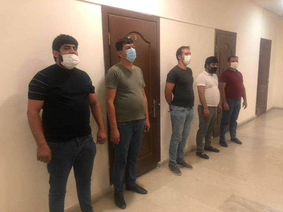 Bakıda karantində işləyən kafe aşkarlandı