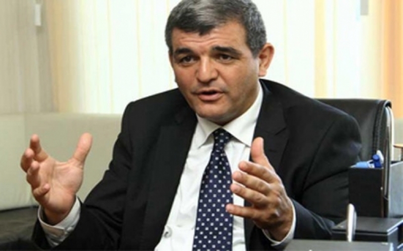 Fazil Mustafa İSTEFA VERƏCƏK