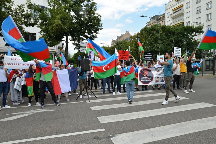 Strasburqda da Ordumuza dəstək yürüşü keçirilib