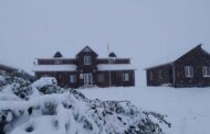 Şahdağ ilk dəfə avqustda 11sm qar görüb