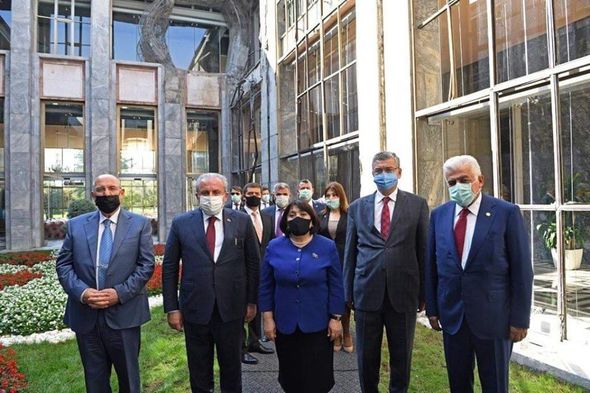 Sahibə Qafarova Türkiyə parlamentinin bombalanmış hissəsi ilə tanış olub - FOTO