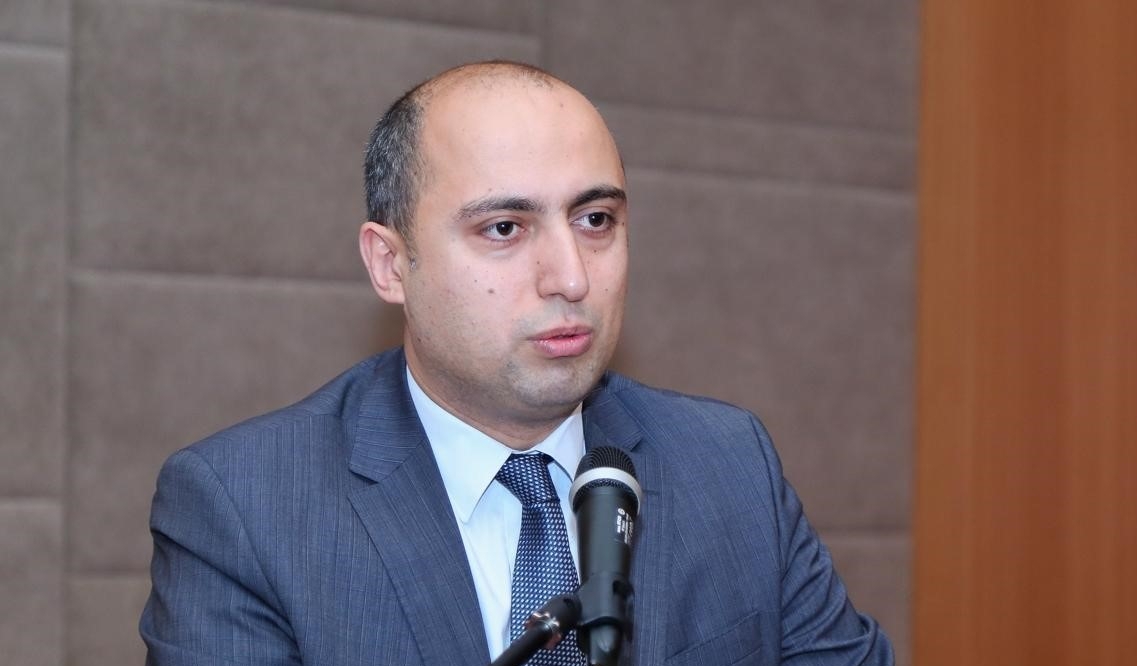 Təhsil naziri: 
