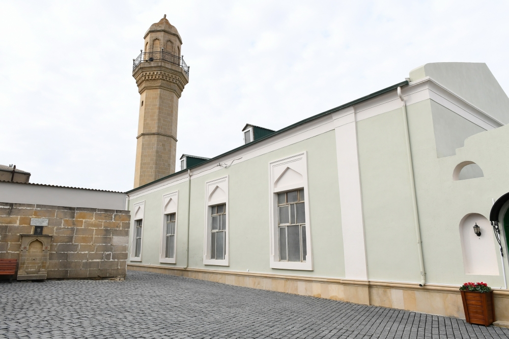 Prezident: “Balaxanıya turist axını qəsəbə sakinləri üçün yeni imkanlar yaradacaq”