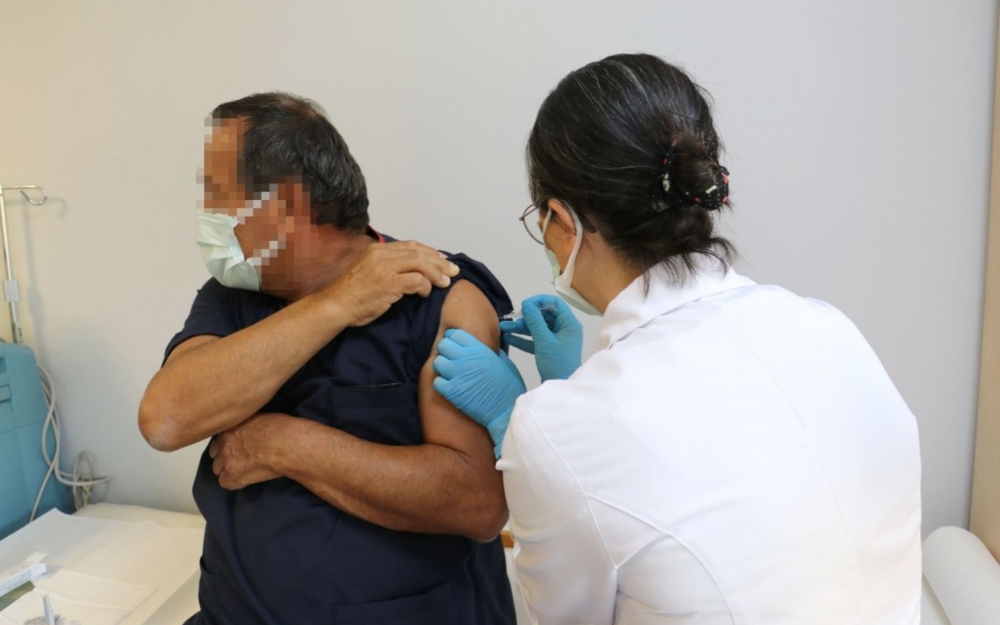 Qardaş ölkədə ilk COVİD-19 peyvəndi vuruldu