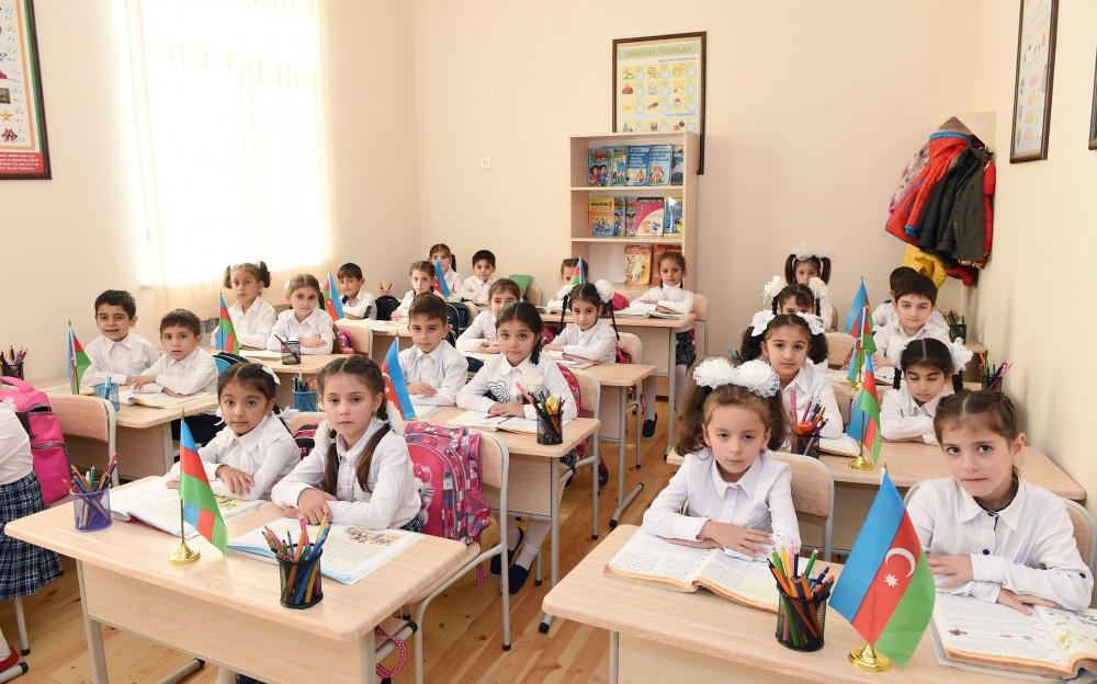 İbtidai siniflərdə dərslər 25 dəqiqə olacaq - FOTO