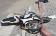 Bakıda moped yük maşınına çırpıldı