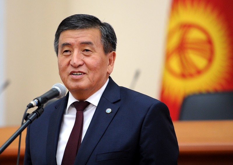 Qırğızıstan prezidenti istefa verdi