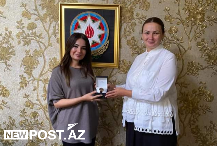 Qənirə Paşayeva müzəffər əsgər anası, şairə Nuranə Nurla görüşüb