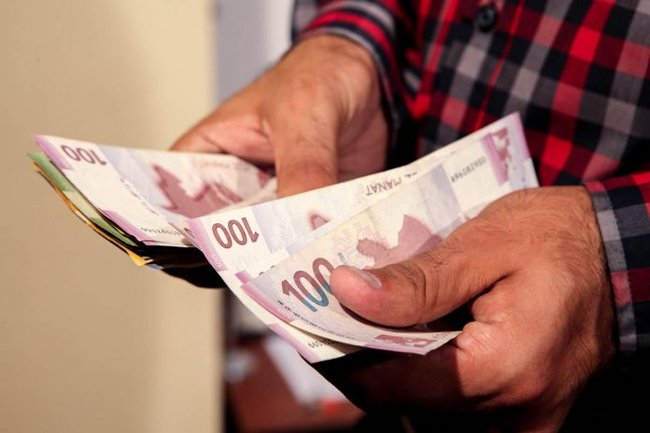 Kaliforniyada dustaqlara qanunsuz olaraq işsizlik müavinəti ödənilib