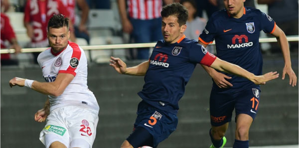 “Qalatasaray” “Hatayspor” üzərində qələbə ilə zirvəyə şərik olub