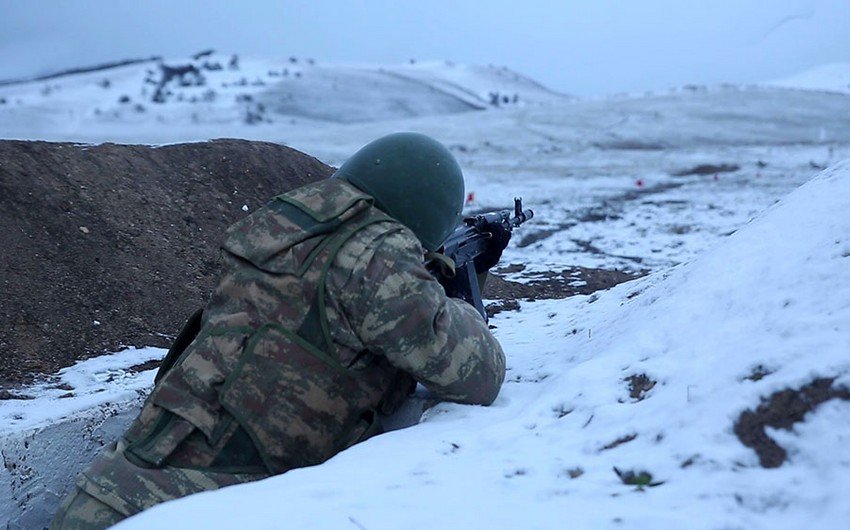 Azərbaycan Ordusunun bölmələri döyüş atışları keçirir