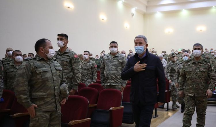 Hulusi Akar Qarabağda Ortaq Mərkəzdə xidmət edəcək hərbiçilərlə görüşüb - FOTO