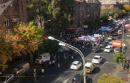 Ermənistanda aksiyalar şiddətlənir – Magistral yolu bağladılar