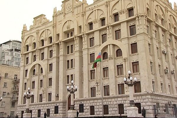 Hərbçilərin maaşlarının azaldılması iddiası ilə bağlı - Nazirlikdən açıqlama