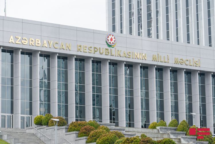 Milli Məclis 22 məsələyə görə iclas çağırdı