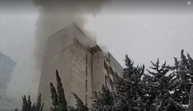Bakıda məcburi köçkünlərin yaşadığı yataqxanada yanğın başlayıb