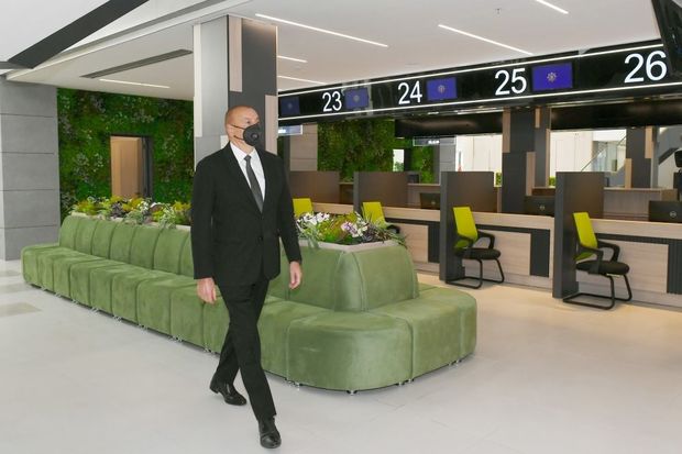 İlham Əliyev Bakıda yeni DOST mərkəzinin açılışında iştirak edib - FOTO