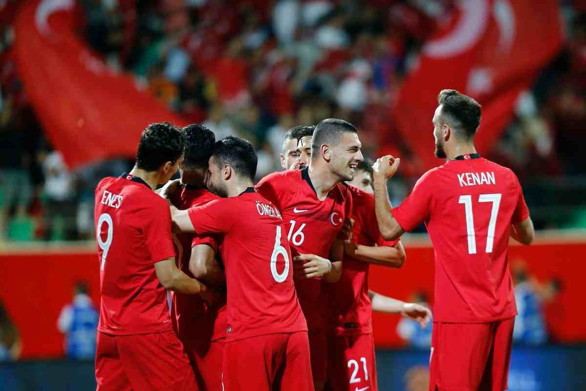 Türkiyə Niderlanda qalib gəlir - Yenilənir