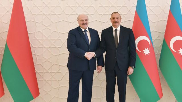 Lukaşenko: “İşğaldan azad edilmiş ərazilərdə həyatın bərpası üçün çox ağır işlər görülməlidir
