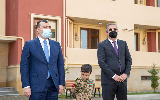 Şəhid ailələri və Qarabağ müharibəsi əlillərinə ev verildi