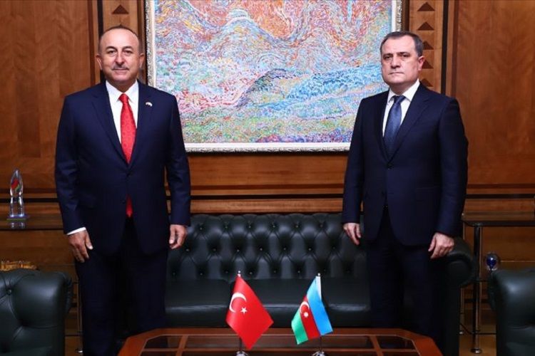 Mövlud Çavuşoğlu və Ceyhun Bayramov telefonla danışıb