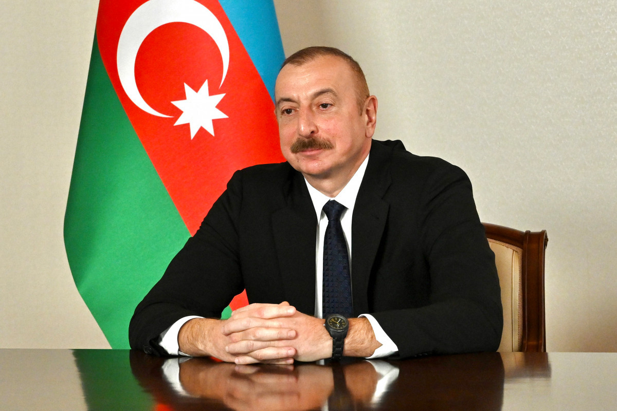 Prezident İlham Əliyev günəş elektrik stansiyasının tikintisi müqaviləsini təsdiqləyib
