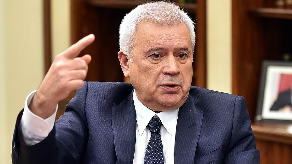 “Neftin bahalaşması bazarın çökməsinə səbəb ola bilər” - Vahid Ələkbərov
