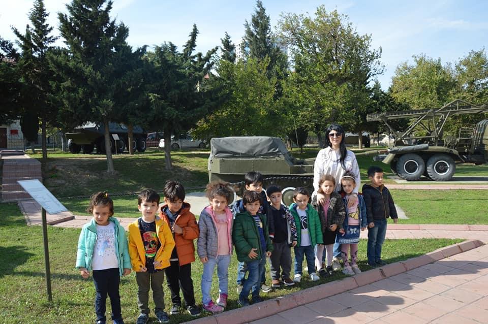 Buta körpələr evi - uşaq bağçasının rəhbərliyi Butaçı fidanlarla birgə Hərb Tarixi Muzeyində olublar - FOTO