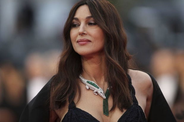 Monika Belluçi dərin dekolteli geyimi ilə pərəstişkarlarını heyran edib - FOTO