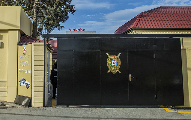 Yol Polisi şöbəsinə kanalizasiya suyu doldu - Video