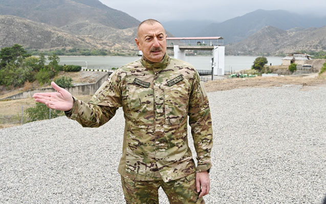 “Kişilikdən danışırsansa, gəl kişi kimi buraya”