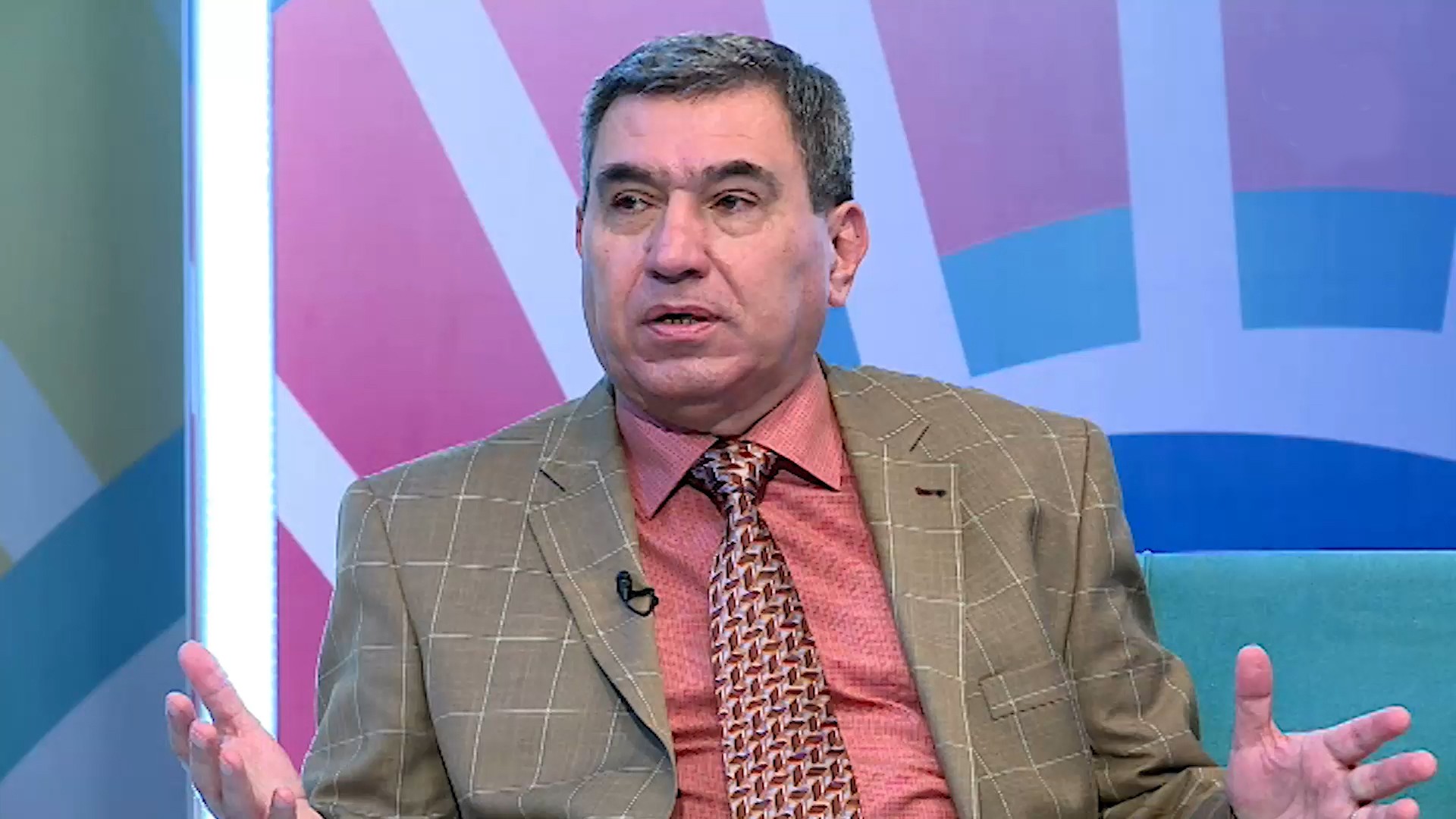 “Ərin telefonuna baxmaq olmaz, sonra uşaqların atasız qalacaq” – Əməkdar artist aldadılan qadına