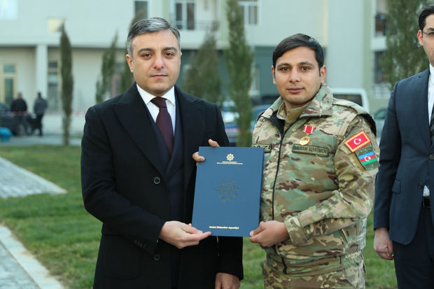 Şəhid ailələri və müharibə əlillərinə 80 mənzil təqdim edildi - FOTO