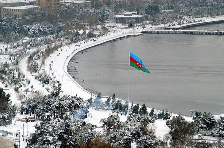 Hazırda Bakıya qar yağır - Bölgələrdə 14 dərəcə şaxta var
