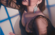 Nigar Camal yarıçılpaq geyimdə: Gəl qucaqla məni - FOTO