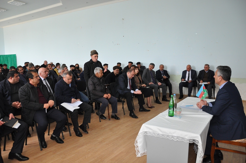 Biləsuvar RİH-nin Başçısı Faiq Qürbətov Xırmandalı kəndində səyyar qəbul keçirib - FOTO