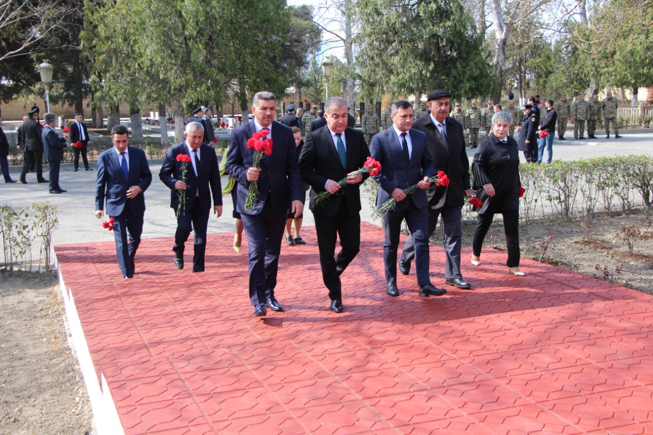 Yevlaxda “31 Mart – Azərbaycanlıların Soyqırımı Günü”nə həsr edilmiş tədbir keçirilib - FOTO