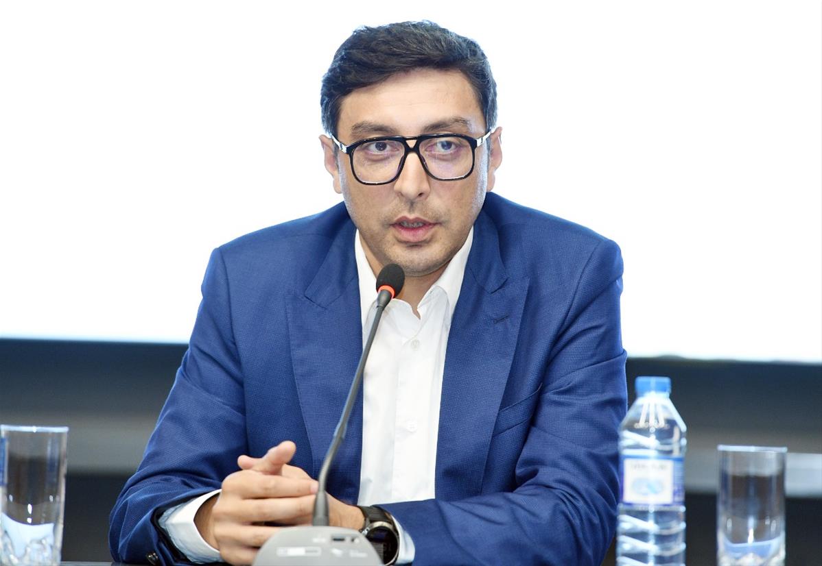 Fərid Qayıbov idman idarələri qarşısında tapşırıqlar qoydu