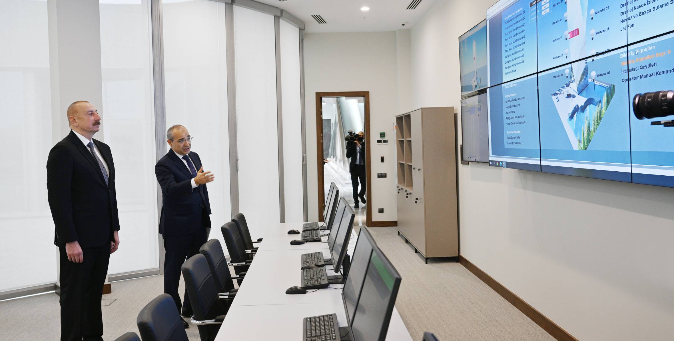 İlham Əliyev Əmlak Məsələləri Dövlət Xidmətinin yeni inzibati binasının açılışında iştirak edib - FOTO