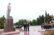 Yevlaxda Ulu Öndər Heydər Əliyevin anadan olmasının 100 illik yubileyi münasibətilə konfrans keçirilib - FOTO