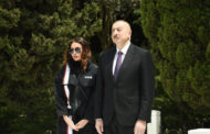 İlham Əliyev və Mehriban Əliyeva Bakıda inşası davam etdirilən Zəfər parkında olublar
