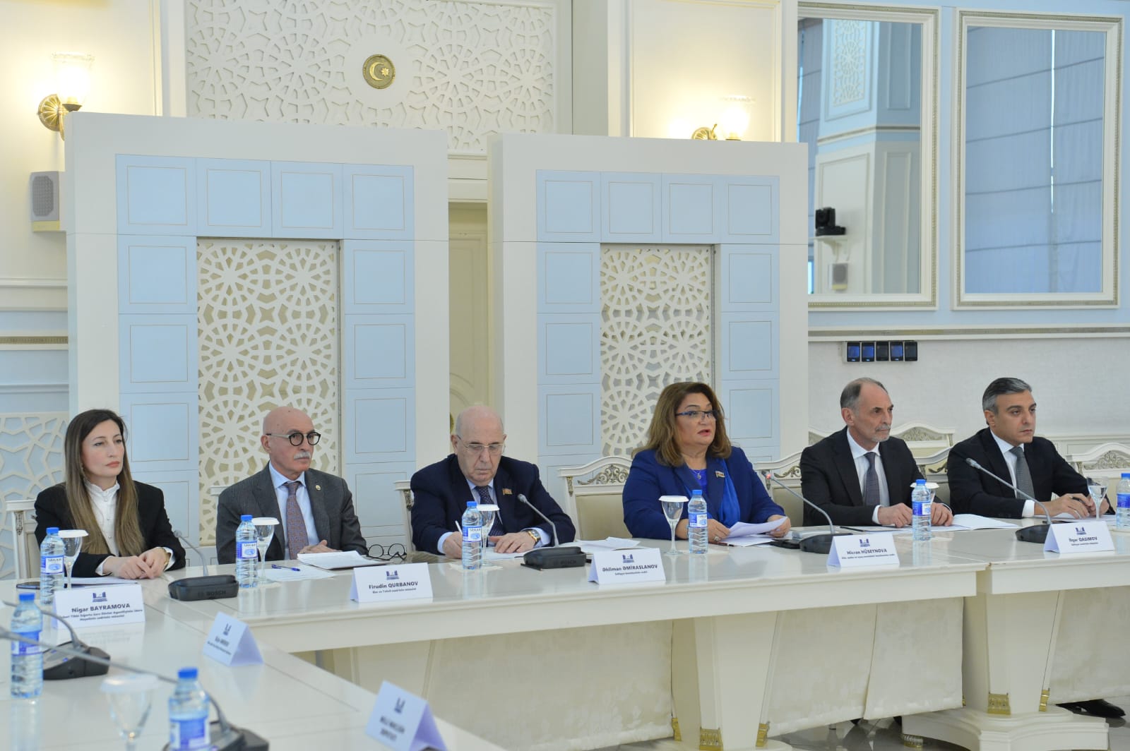 Milli Məclisdə “Ailə sağlamlığı və dəyərləri qanunvericilik aspektində” mövzusunda ictimai dinləmə keçirilib - FOTO