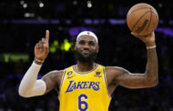 Amerikalı basketbolçu tarixi rekorda imza atdı