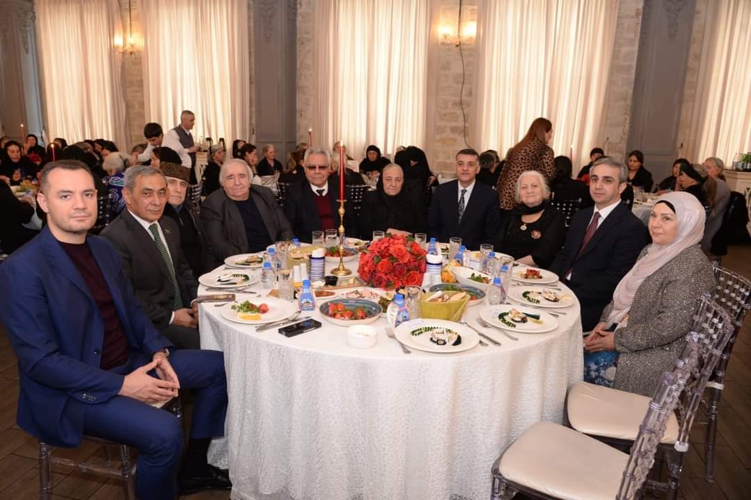 Milli Məclisin deputatı İlham Məmmədov şəhid analarının Ramazan süfrəsi ətrafında cəm olunduğu tədbirdə iştirak edib - FOTO