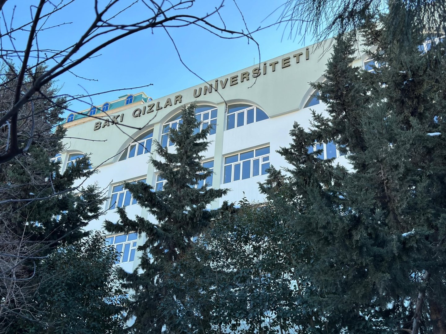 Bakı Qızlar Universitetinin təhsil fəaliyyəti dayandırıldı